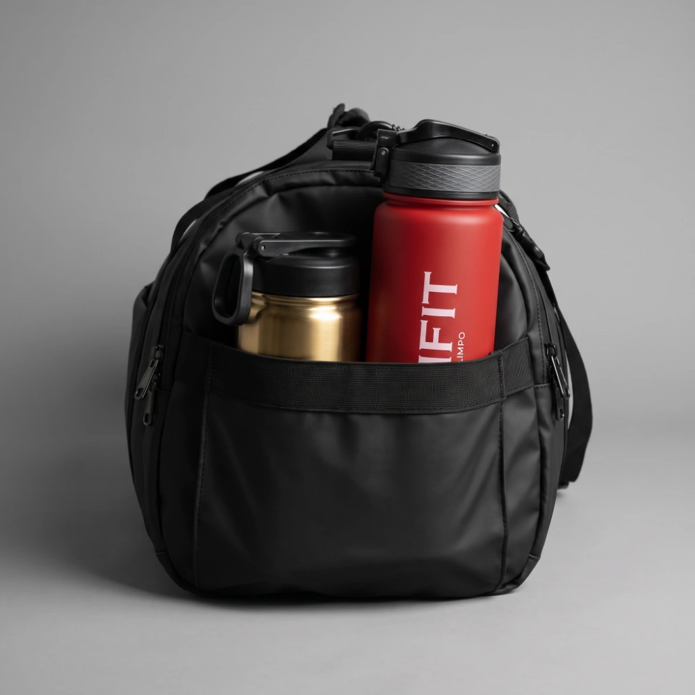 Bolsillos laterales del bolso deportivo Atlas con dos botellas
